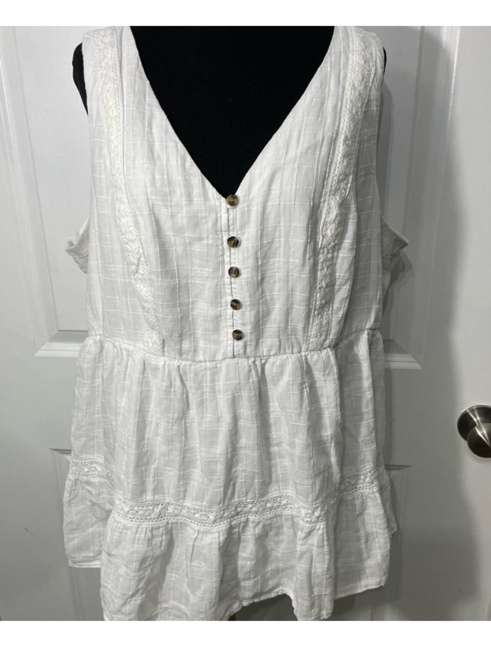 Torrid White Tiered Gauze Tunic Blouse Size Large CB-10